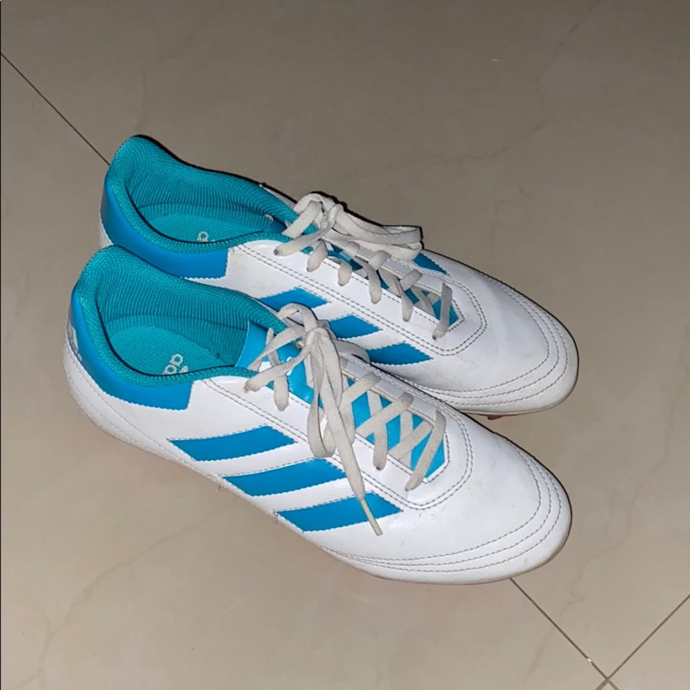 women’s cleats multipurpose size 9